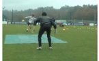 Cet entraînement de gardien permettant de développer les réflexes...