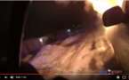 Vidéo - Etats-Unis: une femme secourue de sa voiture en feu par un policier