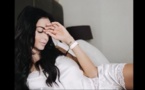 Vidéo: Nabilla seins nus en Une du magazine "Public" : La bimbo pousse un coup de gueule