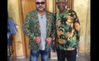 Le Roi du Maroc Mohamed VI, en visite d'Etat en Côte d'Ivoire, joint l'utile à l'agréable : ici dans l'atelier du couturier Pathé O à Treichville