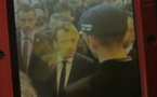 Macron reçoit un œuf en pleine tête au Salon de l'agriculture