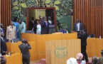 Photos- L'entrée du président de l'assemblée nationale, Moustapha Niass à l'hémicycle