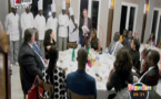 Vidéo - Youssou Ndour et Coumba Gawlo Seck mangent à une même table...