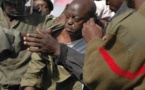 Photo : Moustapha Niasse malmené par les policiers en 2012, regardez