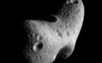 Un astéroïde "potentiellement dangereux" va "frôler" la Terre