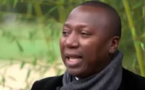 Vidéo: Un Béninois né au Sénégal invente un robot pour opérer le cerveau