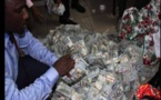 Nigeria: 43 millions de dollars US saisis dans un appartement à Lagos (VIDÉO)