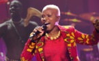 Angélique Kidjo sur scène, elle déchire 