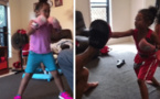 Cette petite fille de 4 ans, a de l’énergie, et elle boxe comme une pro, impressionnant ! (vidéo)