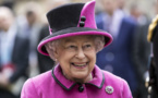 Inquié­tude à Buckin­gham: le palais obligé de démen­tir la mort d'Elisa­beth II ou du prince Philip
