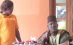 Ngoury se gave de « Riz en Plastique » …Regardez