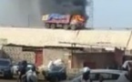 Vidéo – Un camion en feu sur l’autoroute à péage paralyse la circulation