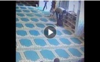Vidéo-Un homme pris en flagrant délit de vol dans la mosquée de Sacré-Cœur 3
