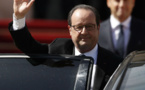 Visite surprise de François Hollande dans un collège de l'Essonne pour une remise de prix