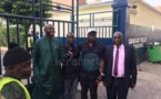 Mamadou Lamine Diallo et Oumar Sarr à la Gendarmerie de Thiong, au chevet de leurs camarades