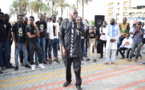 Video: Kemi Seba ou l’émergence d’un panafricanisme radical, brûle des billets de banque CFA à la place de nation