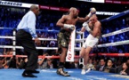 Vidéo et photos : Floyd Mayweather démolit Conor McGregor, l’arbitre arrête le combat