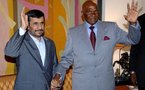 Ahmadinejad à Dakar, soutien du Sénégal sur le dossier du nucléaire