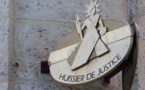 Vol, usurpation de fonction, faux et usage de faux, escroquerie : Un ex-employé d’un célèbre huissier de justice, risque gros