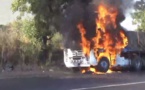 Thiès: Un camion chargé de carreaux, prend feu 