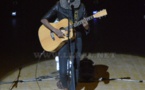 Admirez la belle voix de Maina sur God is one de Daraa j