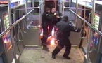 Etats-Unis : Un suspect tente de s'immoler dans un train en pleine arrestation (Vidéo) 