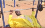 IMAGE DU JOUR - Bécaye Mbaye en mode musculation 