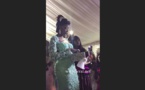 Wedding ceremony : Maman, la fille de Jimmy Mbaye arrose Aïda Samb de billets de banque, regardez!