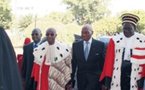 Wade va offrir trois ans de plus aux magistrats