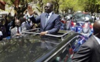 Vidéo: Macky Sall rentre tranquillement au pays, 2 jours après le vote de la loi sur le parrainage – Regardez.