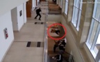 Vidéo - Il tente de s'évader du tribunal en sautant du balcon