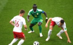 Photos : Sadio Mané encerclé par les Polonais 