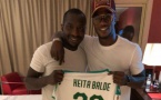 Photos : Diao Baldé Keita offre son maillot à Mamadou Niang, respects...