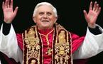 Révolution : Benoît XVI est le premier pape à accepter (dans certains cas) l’usage du préservatif pour prévenir le sida.