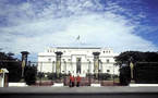 Le géronte et le Palais de la République.