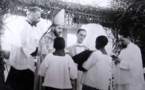 Carte postale: Remplacé par le cardinal Thiandoum à Dakar, Mgr Lefebvre finit excommunié par le Vatican !