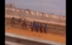 URGENT: Des petits bandits agressent des passants sur le pont de l’Emergence