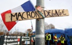 Des «gilets jaunes» toujours remontés malgré le nouveau recul de Macron sur les taxes