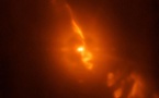 "R Aquarii": Image rare de deux étoiles prises dans une danse chaotique