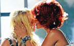 La baiser de Britney Spears et Rihanna censuré