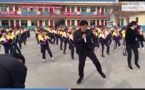 VIDEO - Ce proviseur chinois affole la toile grâce à une chorégraphie avec ses élèves