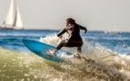 Surf: A la découverte de Khadjou Sambe, celle qui dompte les vagues californiennes !