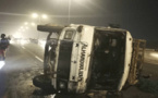 Grave accident à Sébikotane : Un car «Ndiaga ndiaye» en provenance de Thiès se renverse (Vidéo)