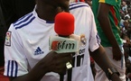 Photo : Père Bou Khar devient reporter sportif