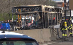Italie : un Sénégalais met le feu à un bus de transport d’élèves (PHOTOS et VIDEO)