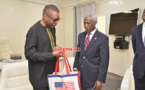VIDEO : L’ambassadeur des Etats-Unis au Sénégal chez Youssou Ndour