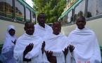 Dans les rues de Dakar, des pèlerins simulent les sept tours de la Kabba