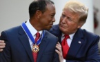 États-Unis: Trump décore Tiger Woods de la médaille de la Liberté