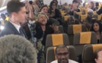 VIDEO - À bord de Air Sénégal: une Malienne chante les louanges de Macky Sall