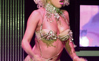 Le secret honteux de Lady Gaga: elle adore faire pipi dans les poubelles.